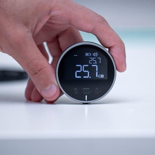 متر قياس رقمي ذكي باللون الأسود من اكس قير