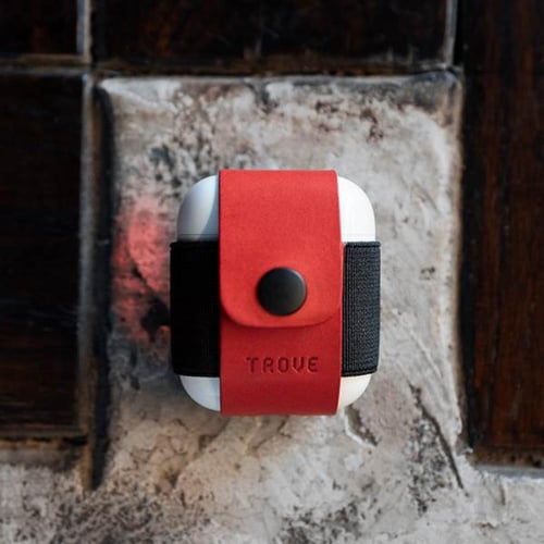 كفر اير بودز باللون الأسود و الاحمر من تروف