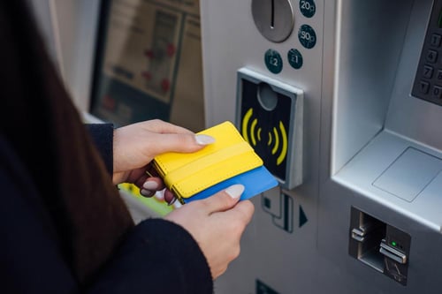 محفظة كاش راب بطاقات باللون البنفسجي من تروف