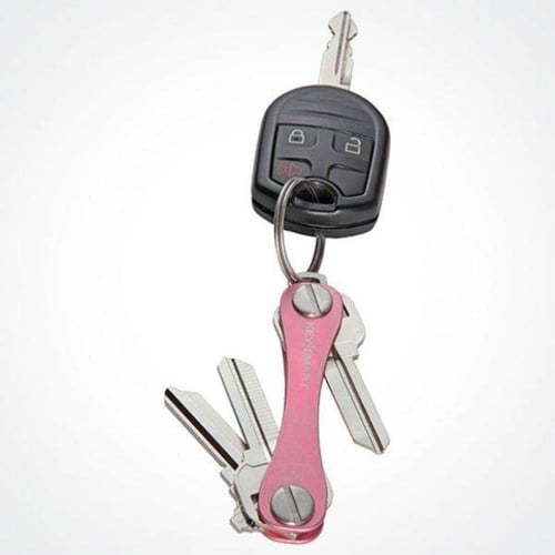 منظم مفاتيح ذكي باللون الوردي