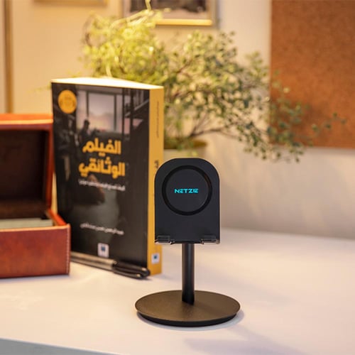 ستاند جوال أسود من نيتزي