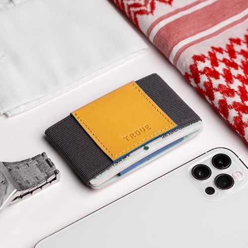 محفظة بطاقات باللون الرصاصي و الأصفر من تروف