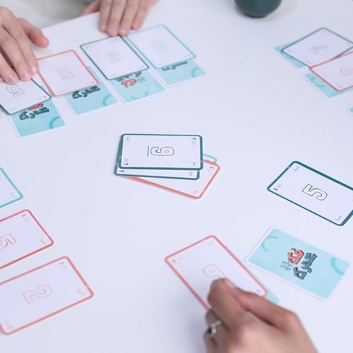 لعبة ورقية جماعية - فك عمرك