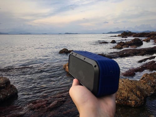 سبيكر بلوتوث اوت دور باللون الأزرق من ديفوم