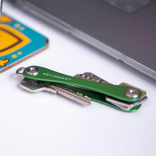 منظم مفاتيح ذكي باللون الأخضر