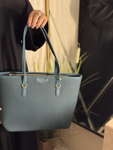 شنطة مع باوتشBL