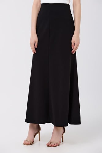 تنورة كريب أسود كلوش