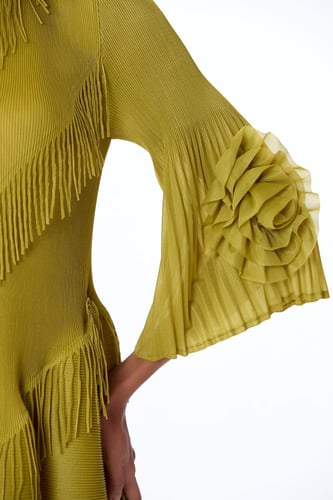 فستان بليسيه اخضر مع هدب