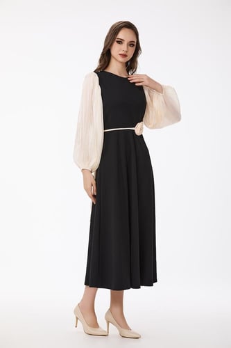 فستان كريب مع اورغنزا