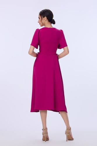 فستان فوشي برباط كورسيه جانبي