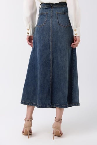 تنورة جينز كلاسيكية