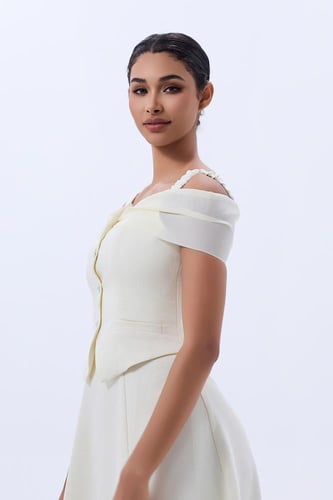 فستان كتان ناعم مع اورغنزا