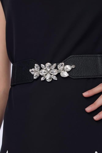 فستان كريب اسود بقصات كلوش