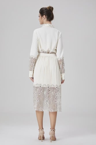 بلوزة شيفون مع دانتيل