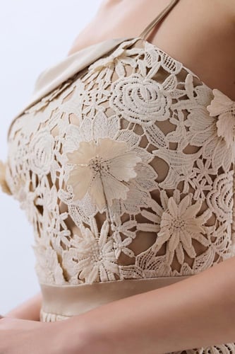 فستان غيبور مع تول