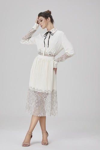 بلوزة شيفون مع دانتيل