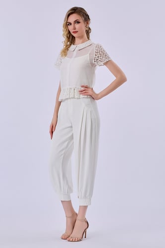 بلوزة اورغنزا مع تول مطرّز كم قصير