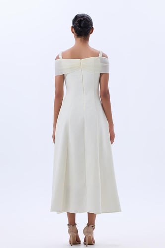 فستان كتان ناعم مع اورغنزا