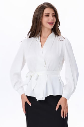 بلوزة اوف وايت بحزام على الخصر