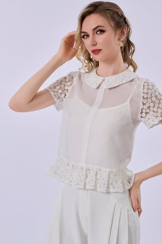 بلوزة اورغنزا مع تول مطرّز كم قصير