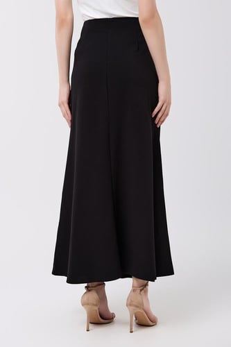 تنورة كريب أسود كلوش