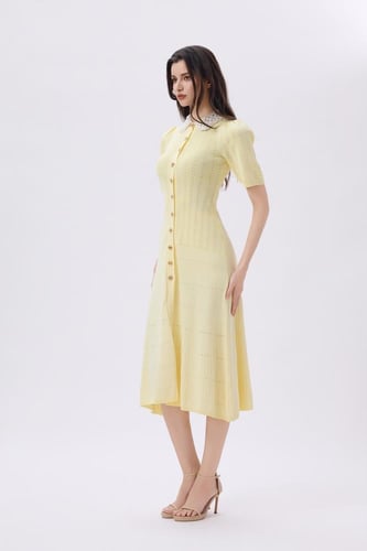 فستان أصفر صوف