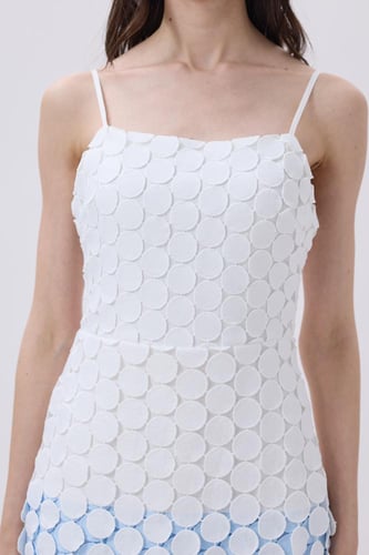 فستان سماوي ميدي بتصميم بارز