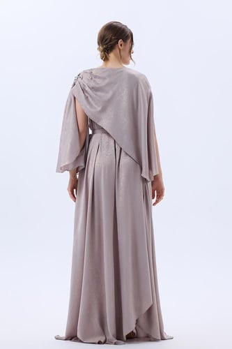 فستان شيفون مع كايب