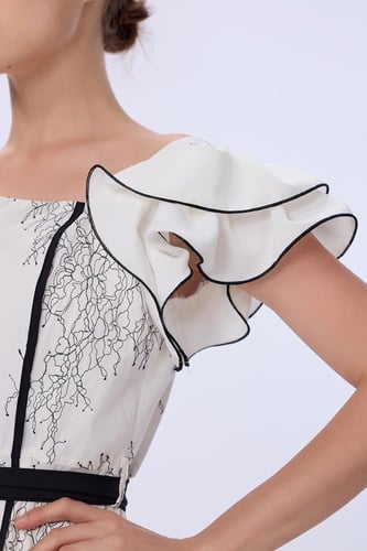 فستان دانتيل اوف وايت