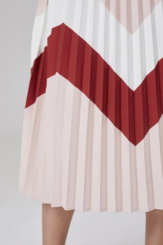 تنورة كريب بليسيه