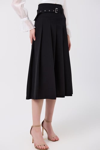 تنورة كريب بثنيات