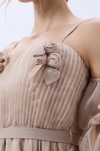 فستان اورغنز مع الورود