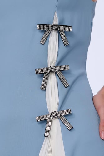 فستان كريب ازرق مع بليسيه