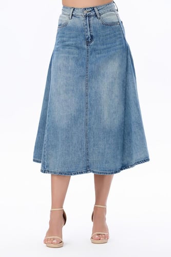 تنورة جينز ميدي