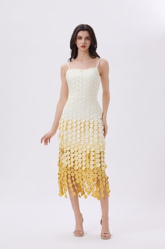 فستان أصفر ميدي بتصميم بارز