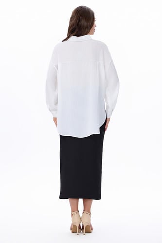 بلوزة اوف وايت بتصميم كلاسيكي