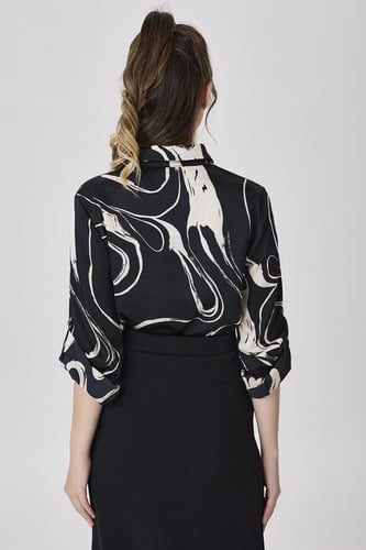 بلوزة مطبوعة اسود