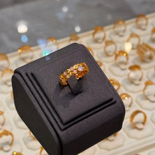 Shumayyah gold tones