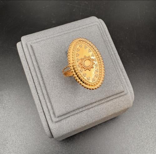 Gold ring with traditional design
