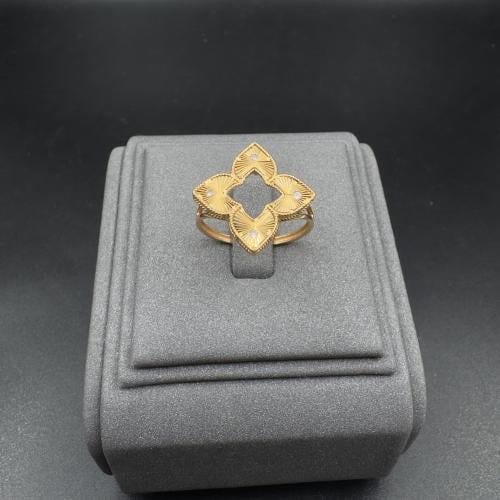 Gold ring with Robot Queen design