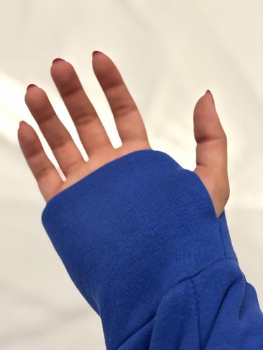 هودي الهلال تطريز ازرق