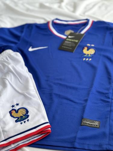 طقم منتخب فرنسا الاساسي 2024-2025