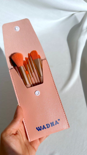 محفظة فرش مكياج بالاسم