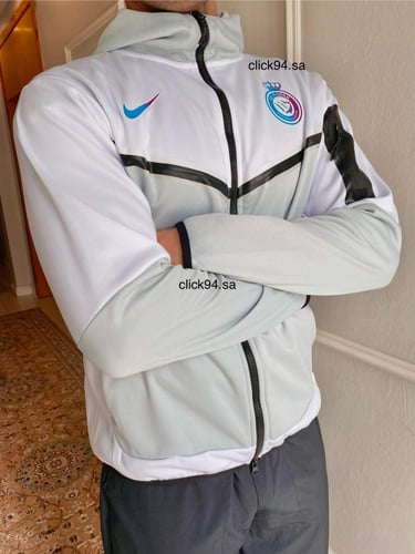 جاكيت النصر الابيض