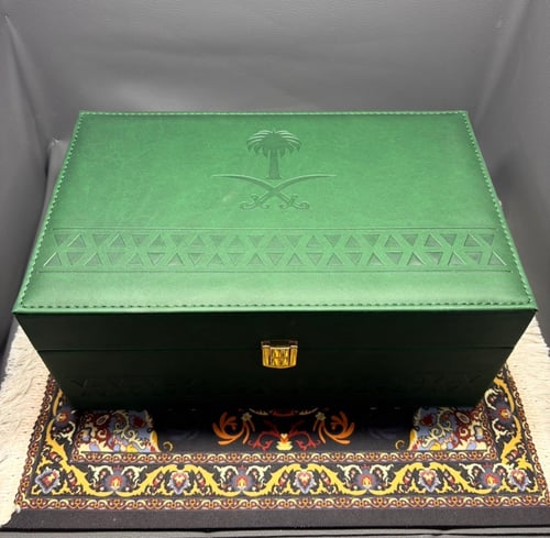 حقيبة جلد نقشة سلمانية