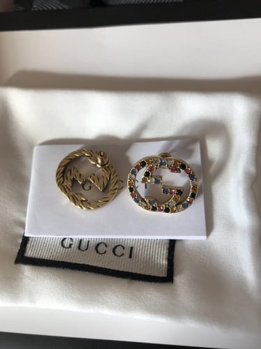 أقراط ملونه من قوتشي