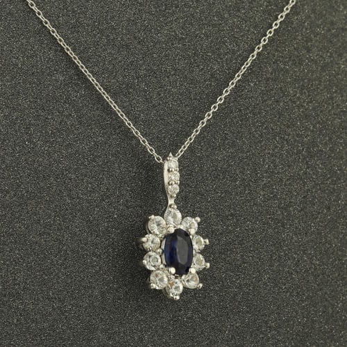 تعليقة الماس كلاسيك فالنتاين ( عيار 18 )