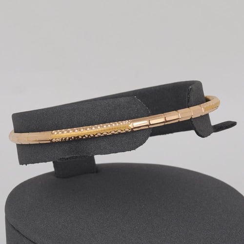 بنجرة ذهب منقوشة ( عيار 21 )