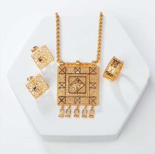 طقم ذهب تراث العماري للجميلات (عيار 21)