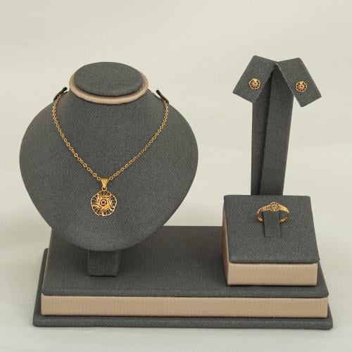 طقم ذهب الوردة اطفال ( عيار 21 )